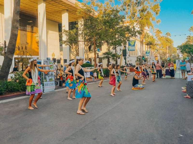 Dancers on State Street
